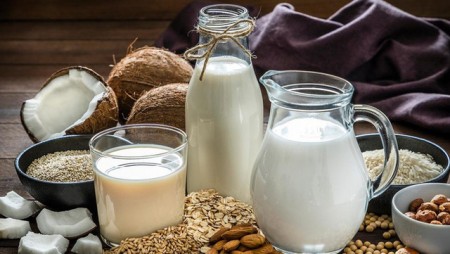 Sữa bò, sữa đậu nành, sữa yến mạch, sữa gạo - loại nào tốt nhất: Chuyên gia dinh dưỡng Úc trả lời
